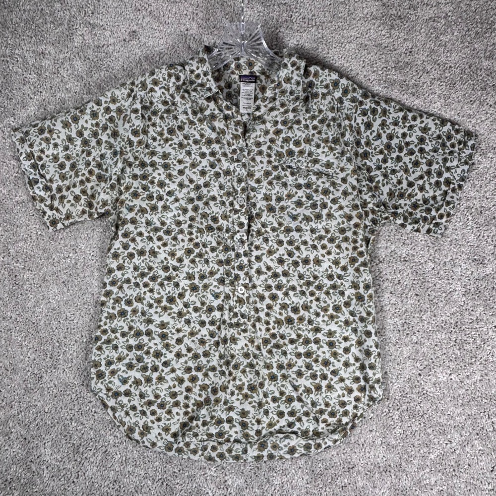 Patagonia Women's Organic Cotton Floral Print Pullover With Buttons Size‎ S
